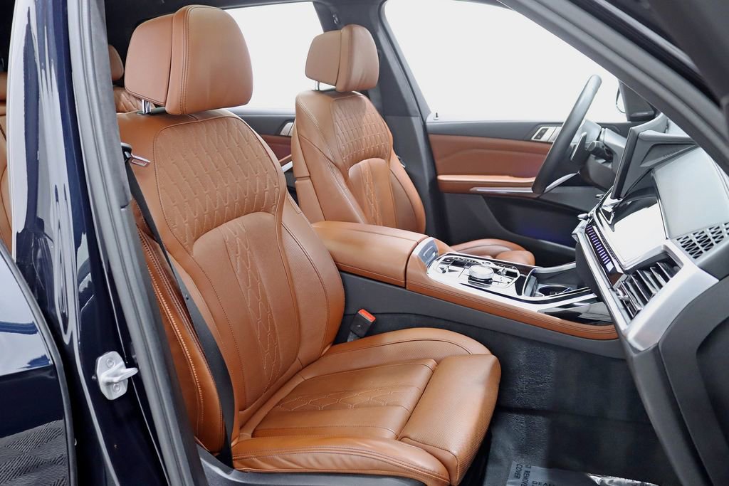 Used 2023 BMW X7 M60i w/ Executive Package AWD/4WD image 32
