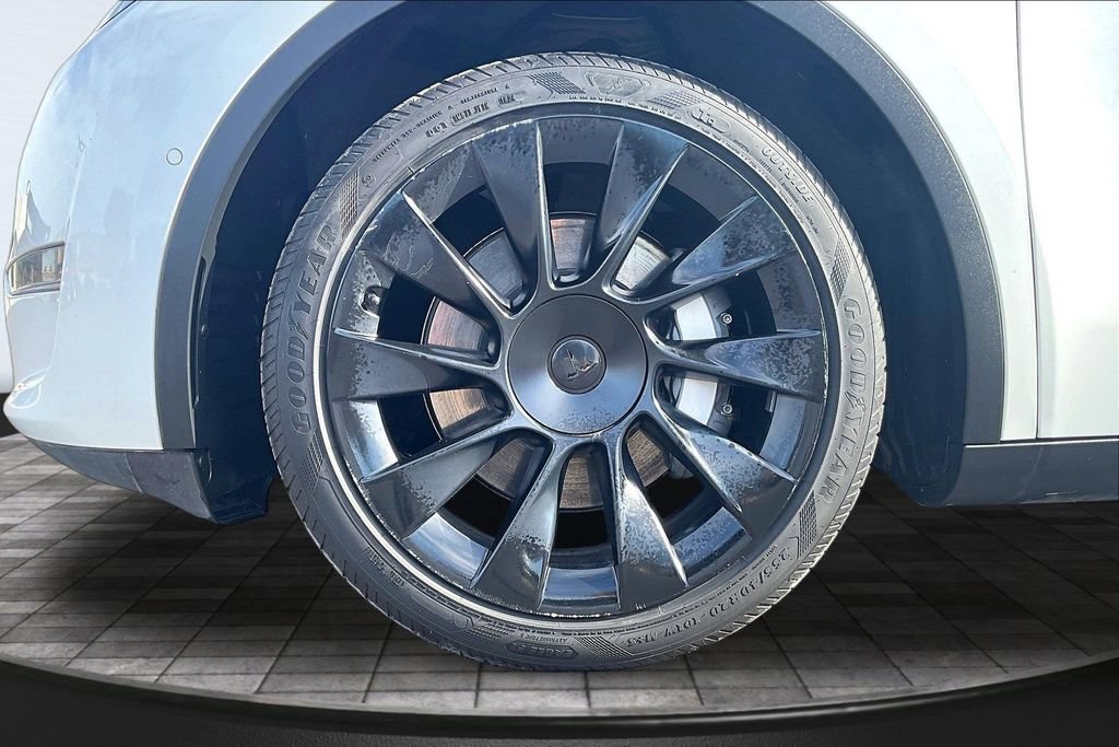 Used 2022 Tesla Model Y Long Range AWD/4WD image 9