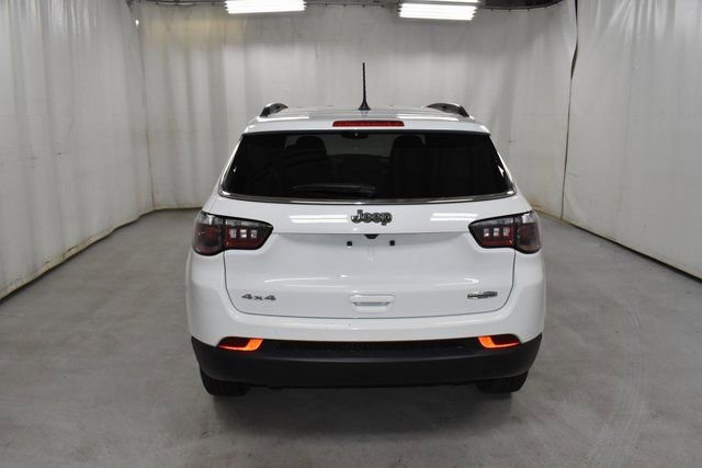 Used 2024 Jeep Compass Latitude image 6