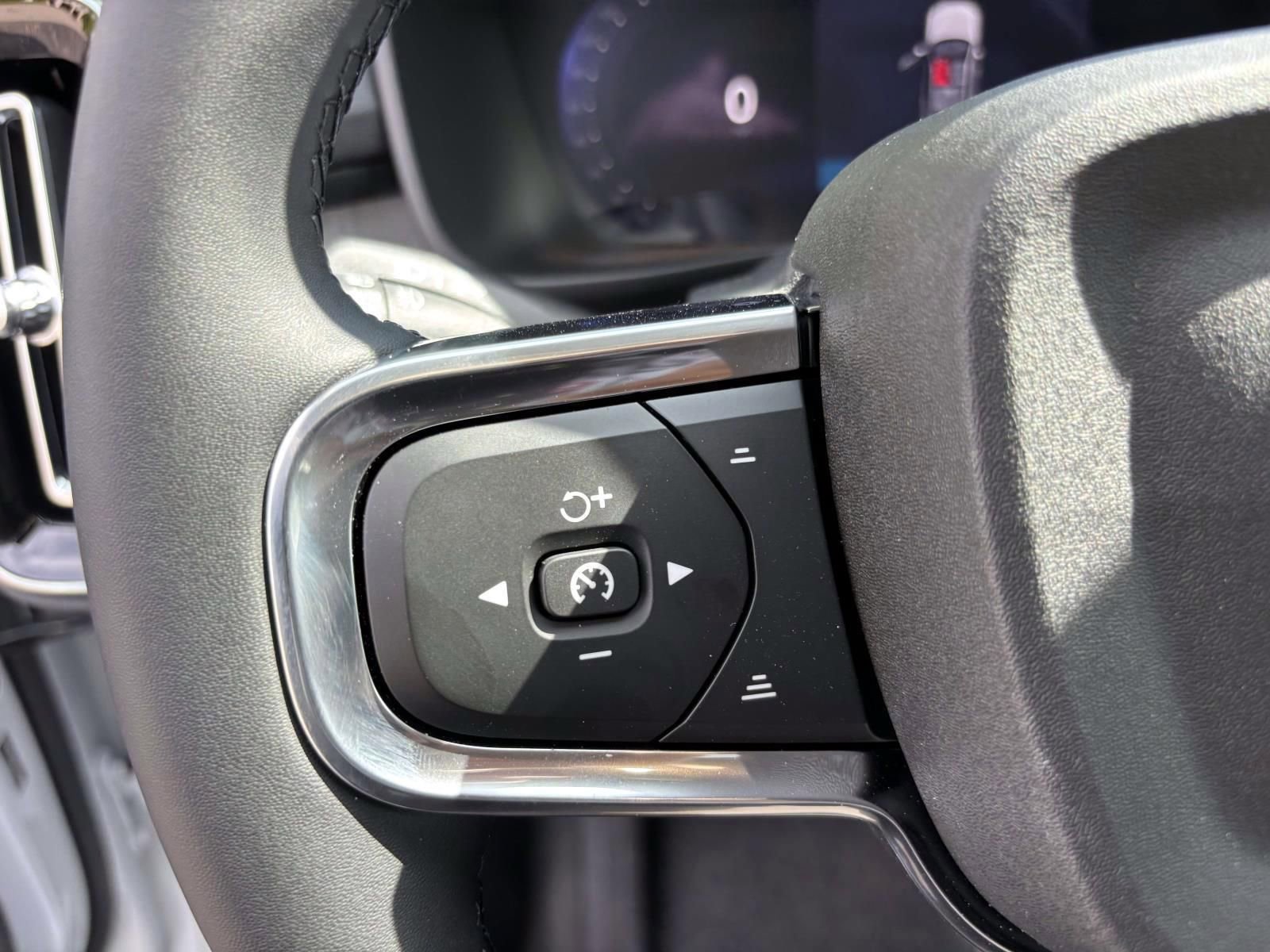 Used 2026 Volvo XC40 B5 Core w/ Protection Package Premier AWD/4WD image 17