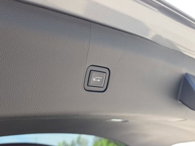 Used 2023 Buick Enclave Essence w/ Trailering Package, 5000 lbs. AWD/4WD image 12