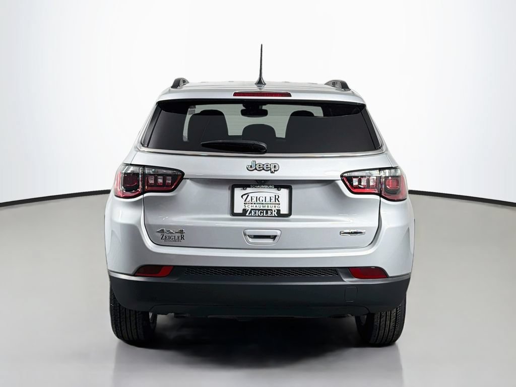 Used 2024 Jeep Compass Latitude AWD/4WD image 6