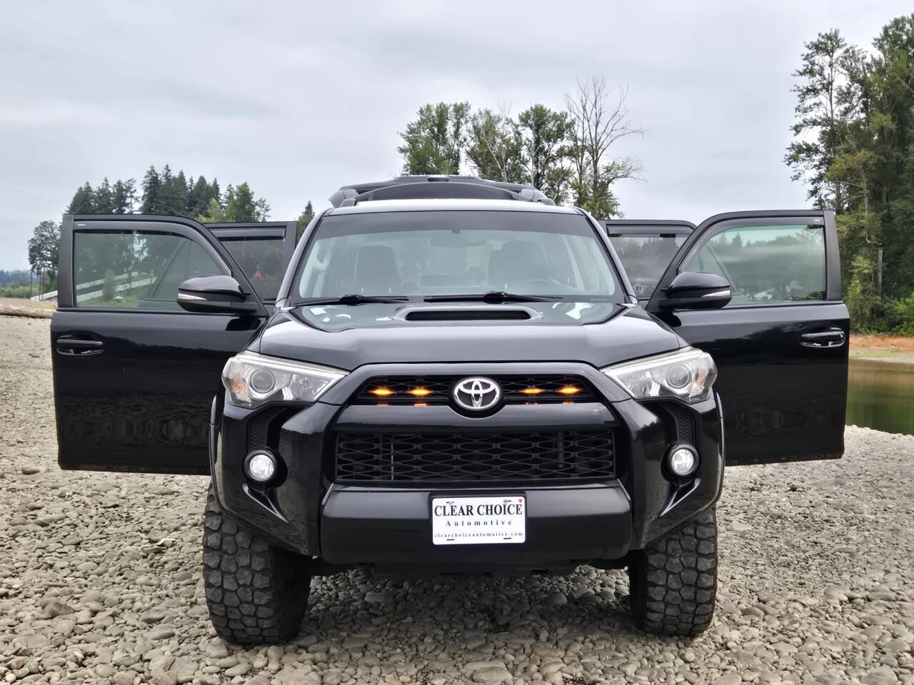 Used 2015 Toyota 4Runner Trail Premium AWD/4WD image 7
