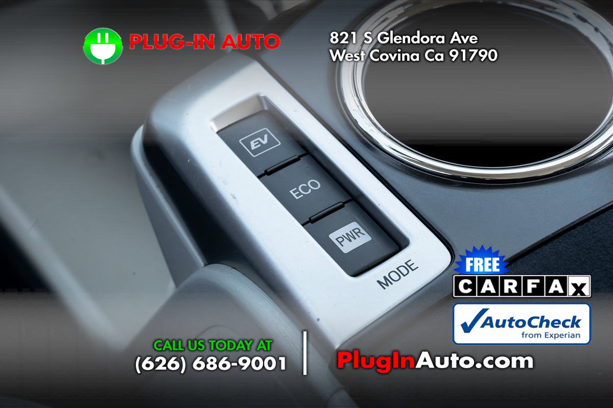 Used 2012 Toyota Prius V Five image 21