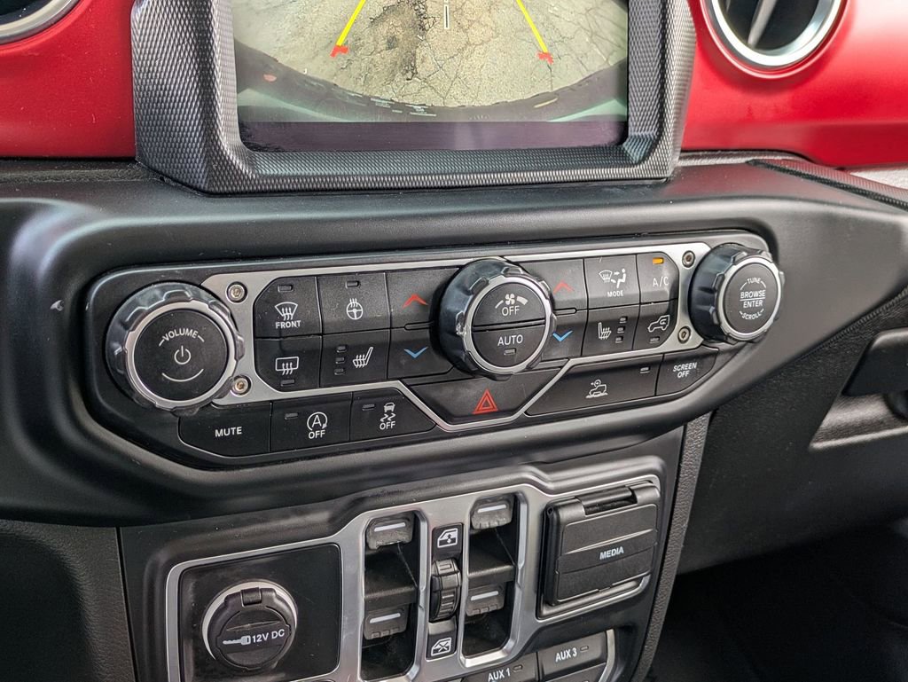 Used 2023 Jeep Wrangler Unlimited Rubicon w/ Cold Weather Group image 17