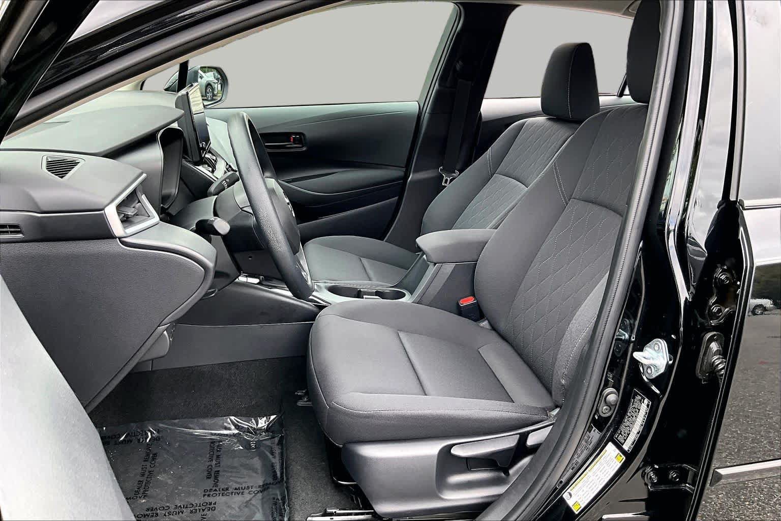 Used 2023 Toyota Corolla LE FWD image 8