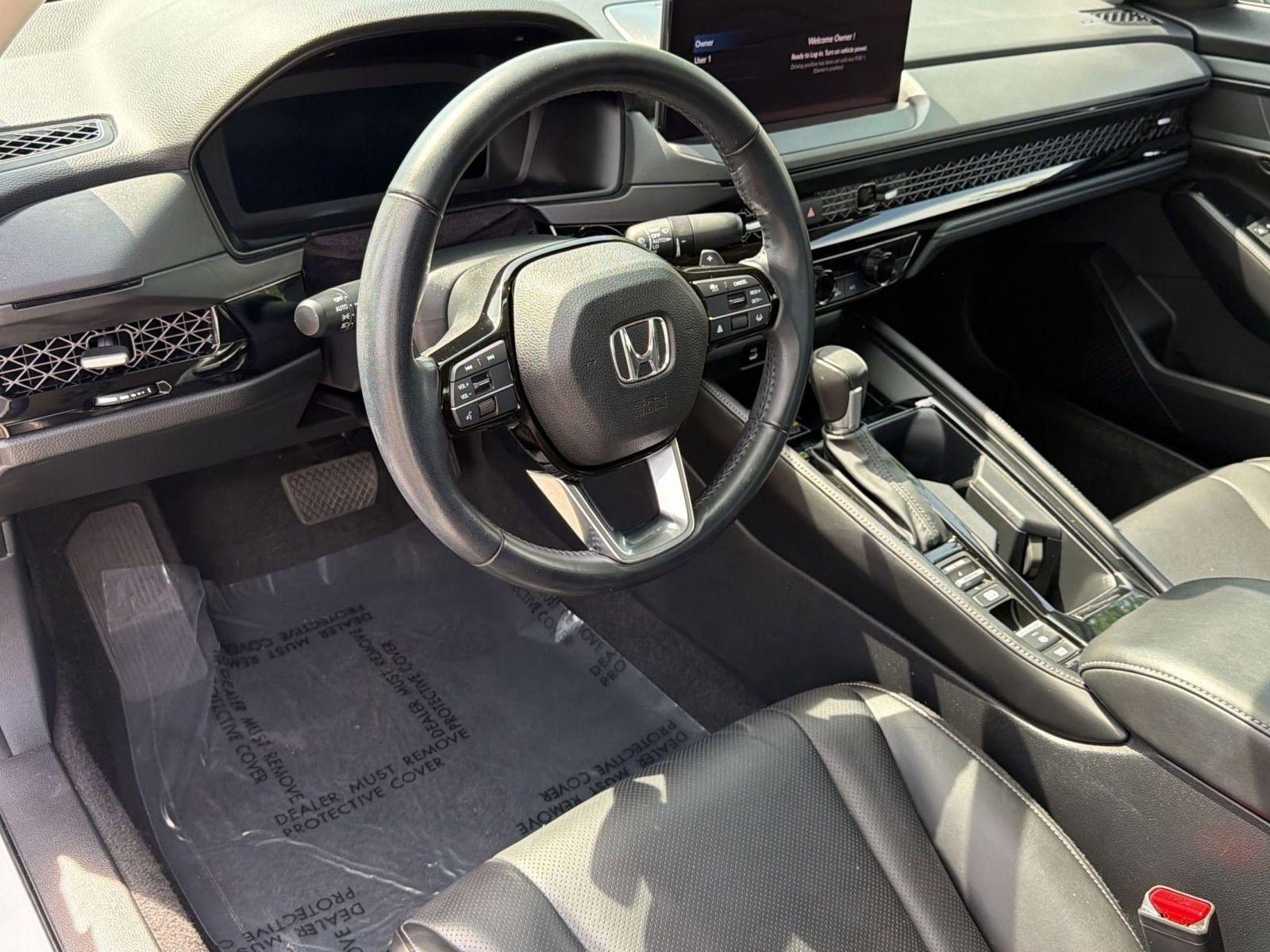 Used 2023 Honda Accord Touring image 4