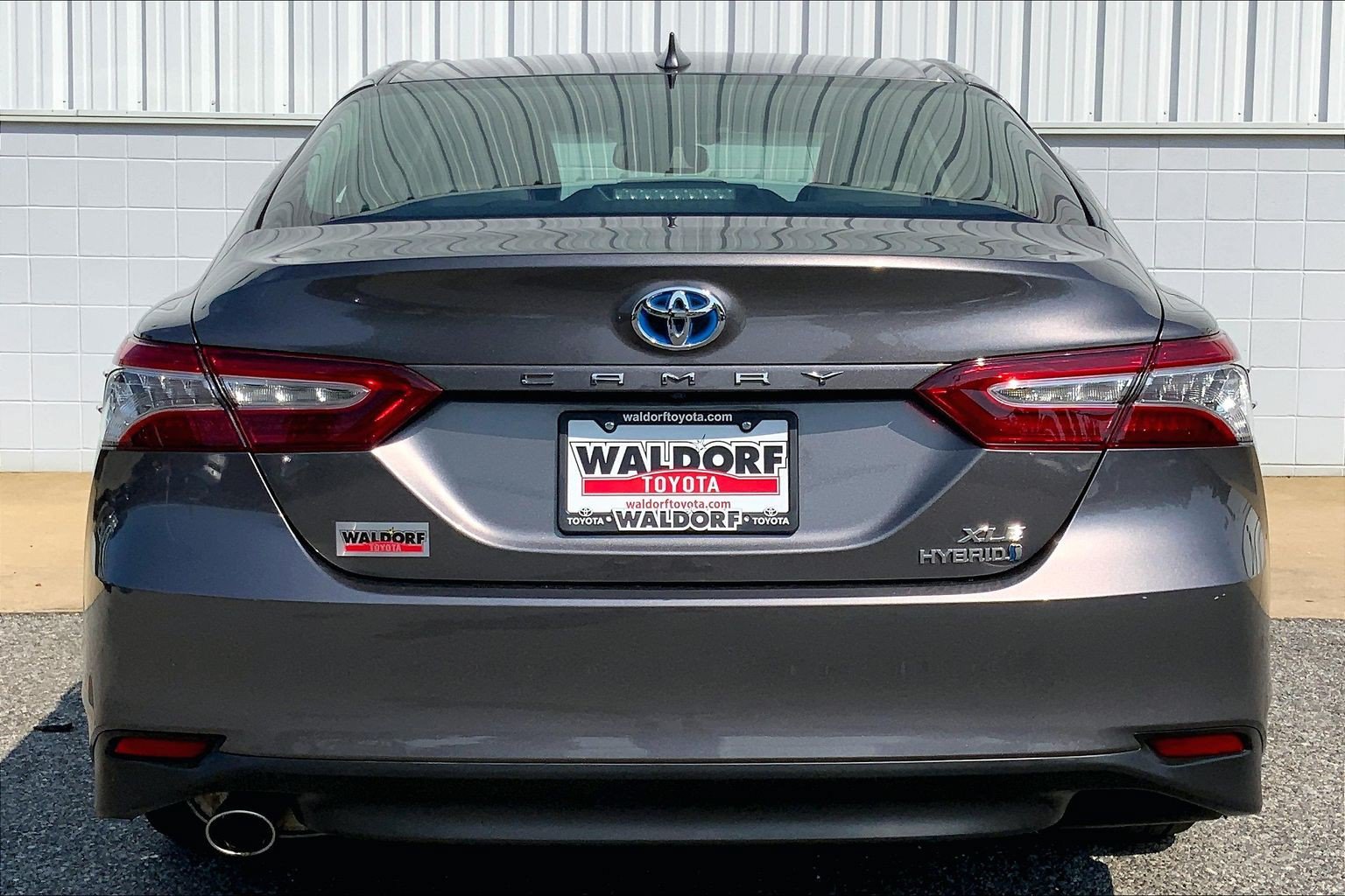 Used 2020 Toyota Camry XLE w/ Sunroof Package FWD image 5