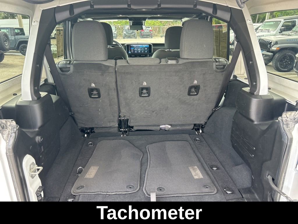 Used 2024 Jeep Wrangler Unlimited Rubicon image 30