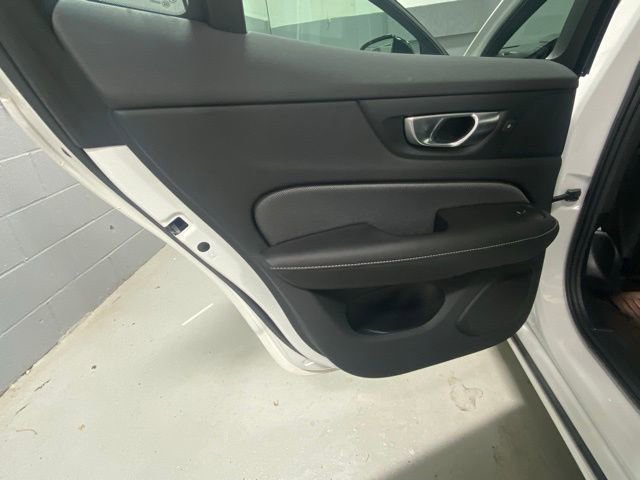 Used 2024 Volvo S60 T8 Ultimate image 8