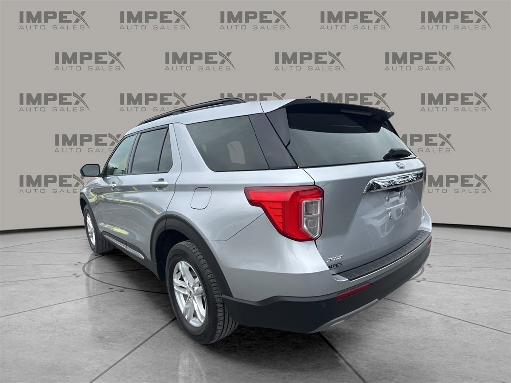 Used 2022 Ford Explorer XLT w/ Equipment Group 202A image 3
