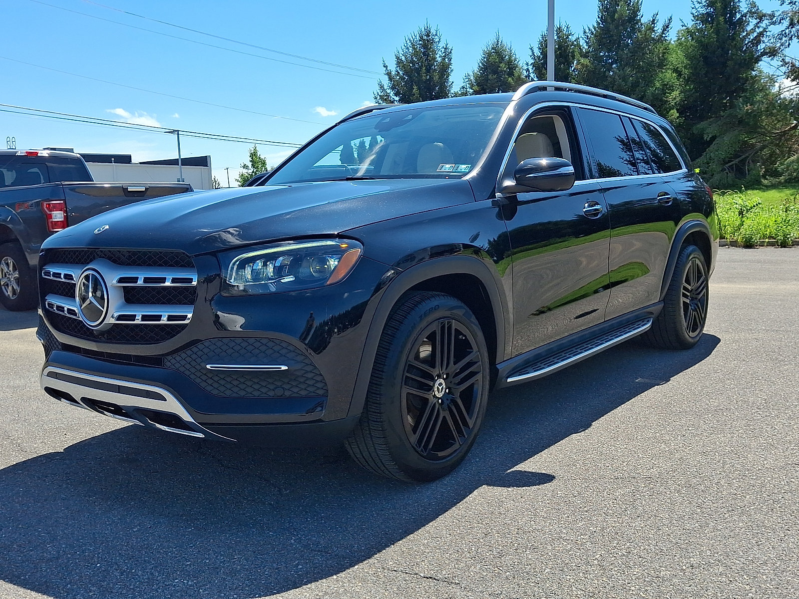 Used 2023 Mercedes-Benz GLS 450 4MATIC image 4