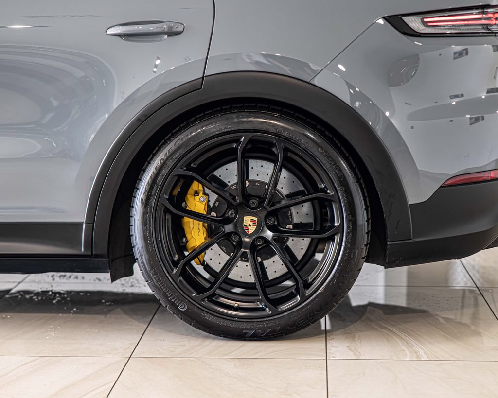 Used 2024 Porsche Cayenne Turbo GT AWD/4WD image 7