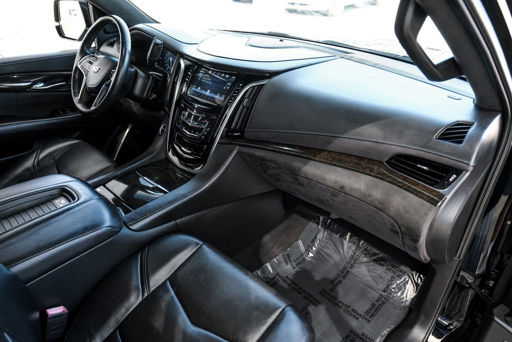 Used 2019 Cadillac Escalade ESV Platinum image 10
