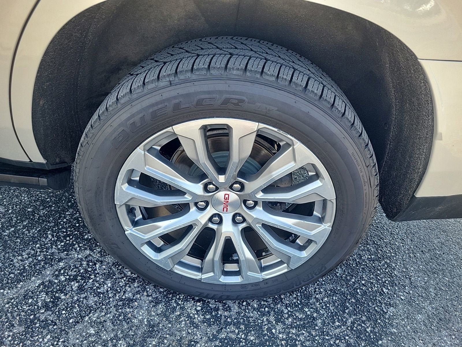 Used 2023 GMC Yukon Denali AWD/4WD image 8