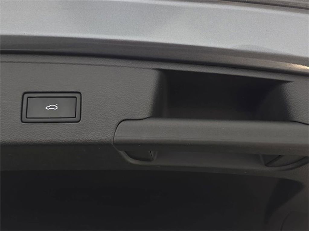 Used 2021 Volkswagen Atlas Cross Sport SE AWD/4WD image 33