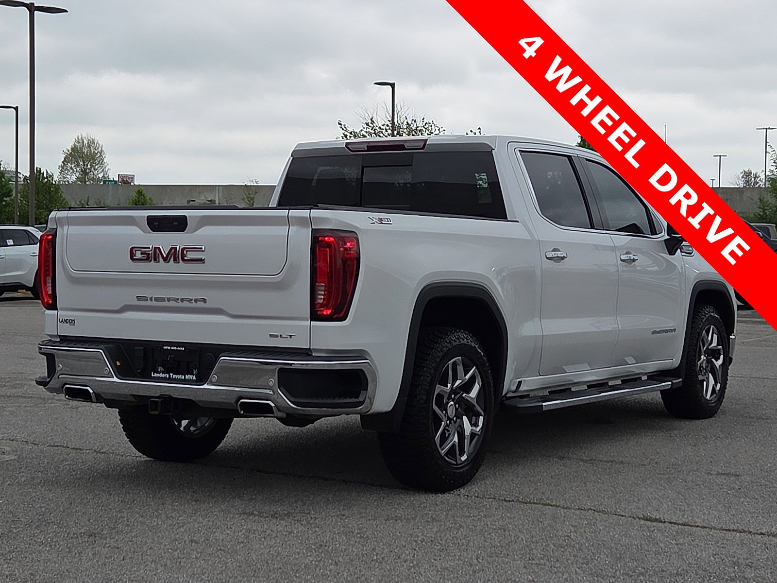 Used 2023 GMC Sierra 1500 SLT w/ SLT Premium Plus Package AWD/4WD image 5