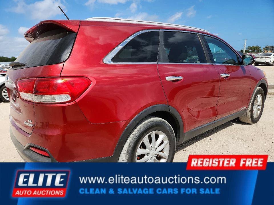 Used 2017 Kia Sorento LX AWD/4WD image 6