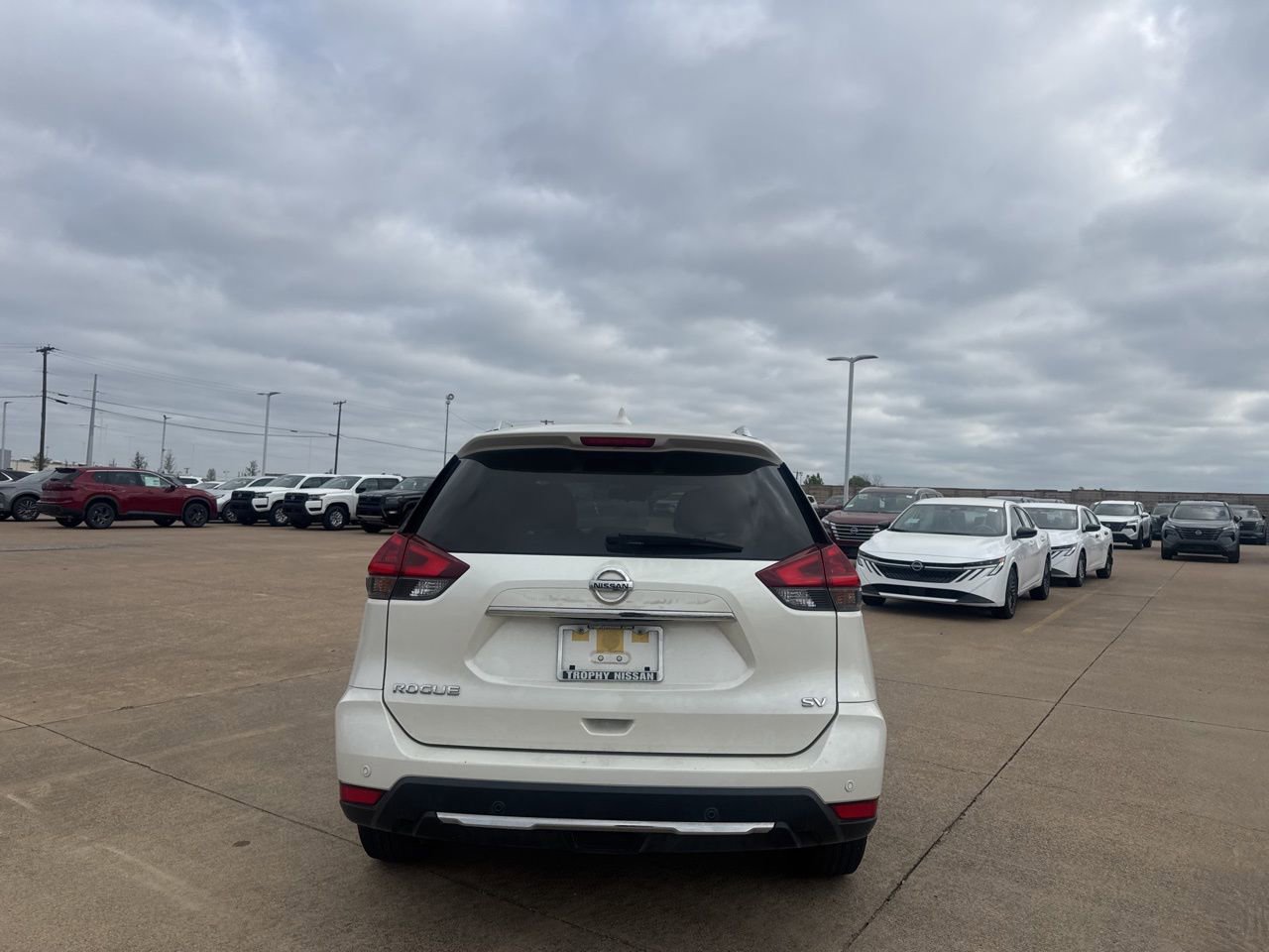 Used 2020 Nissan Rogue SV image 13