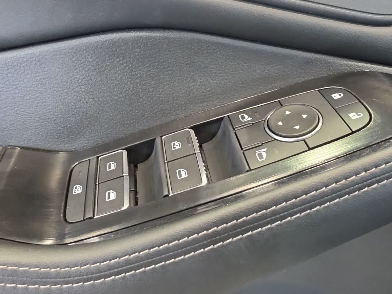 Used 2026 Nissan Rogue SL AWD/4WD image 16