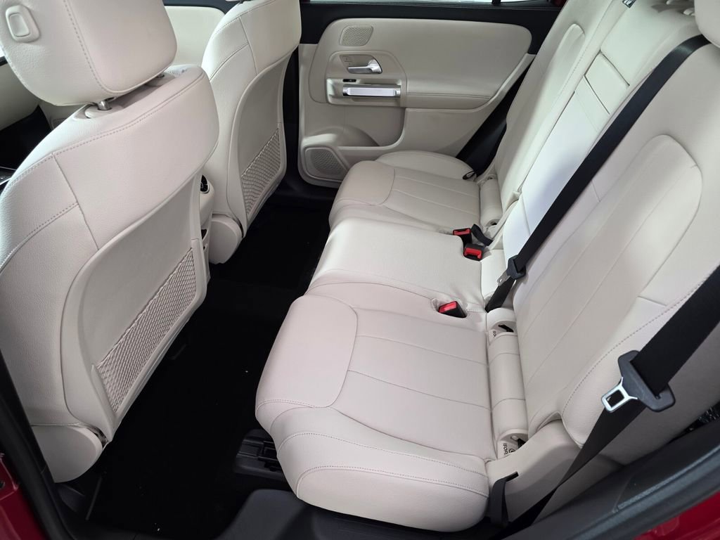 New 2026 Mercedes-Benz GLB 250 image 11