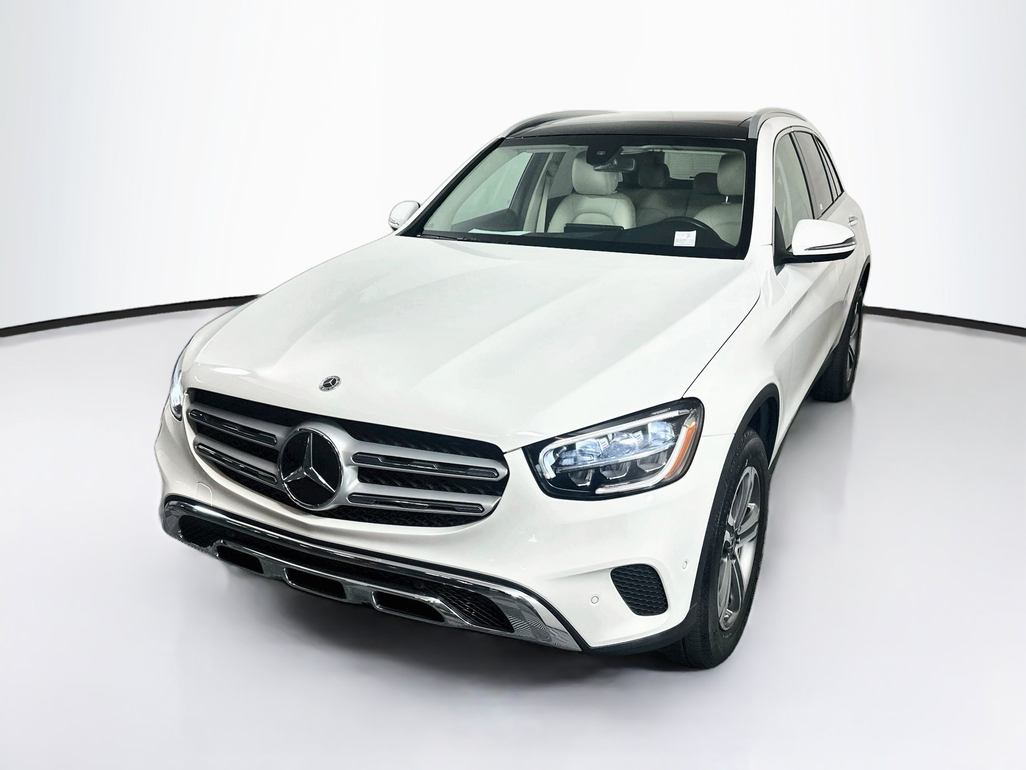 Used 2021 Mercedes-Benz GLC 300 4MATIC w/ Premium Package image 3