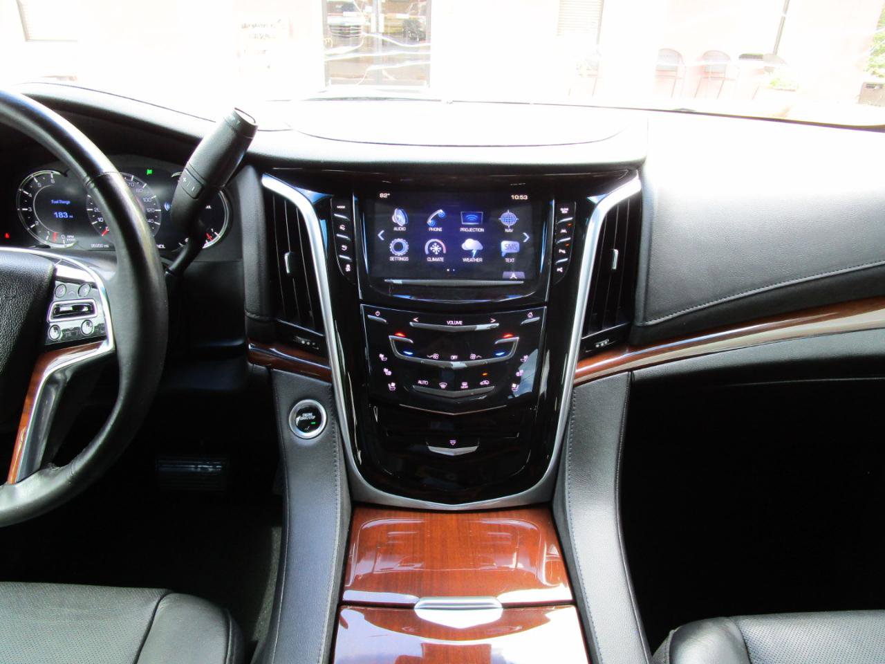 Used 2020 Cadillac Escalade Luxury RWD image 7