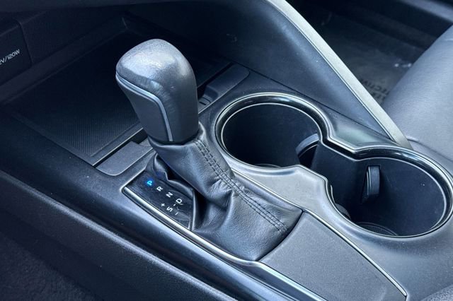 Used 2019 Toyota Camry SE FWD image 23