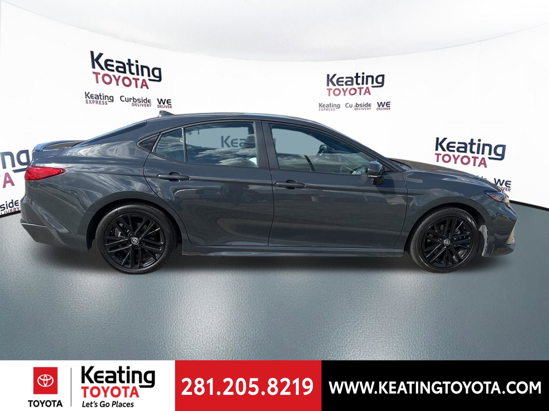 Used 2025 Toyota Camry SE image 8