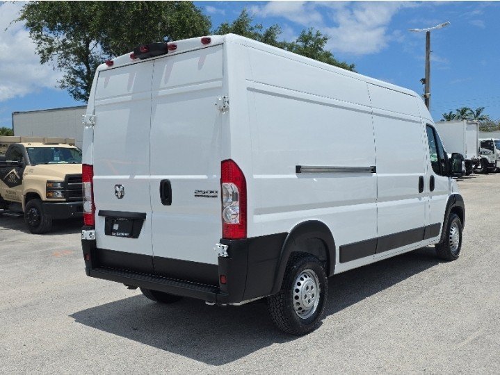 Used 2025 RAM ProMaster 2500 w/ Convenience Group FWD image 7
