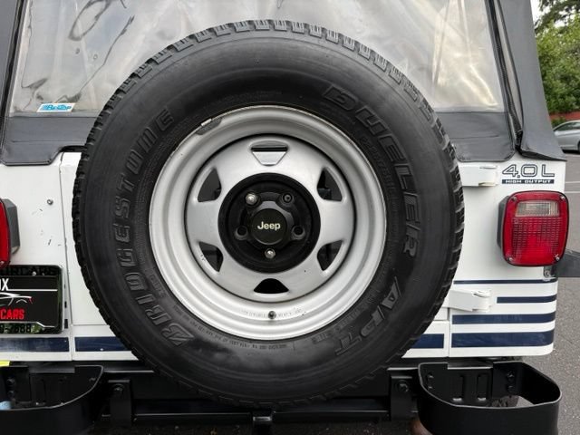 Used 1992 Jeep Wrangler Islander AWD/4WD image 28