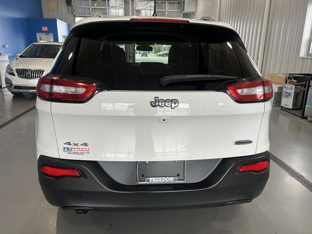 Used 2018 Jeep Cherokee Latitude Plus w/ Cold Weather Group image 5