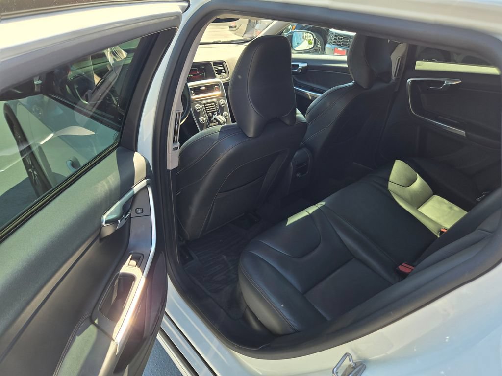 Used 2016 Volvo V60 T5 Cross Country w/ Convenience Package AWD/4WD image 15