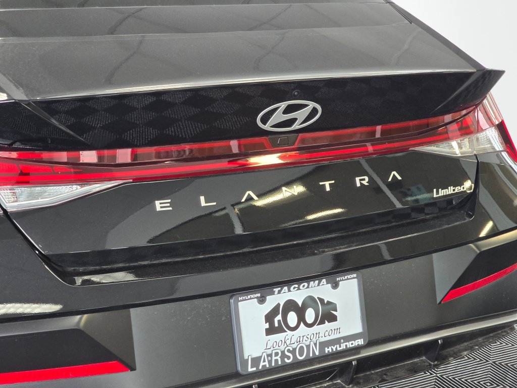 New 2026 Hyundai Elantra Limited FWD image 13