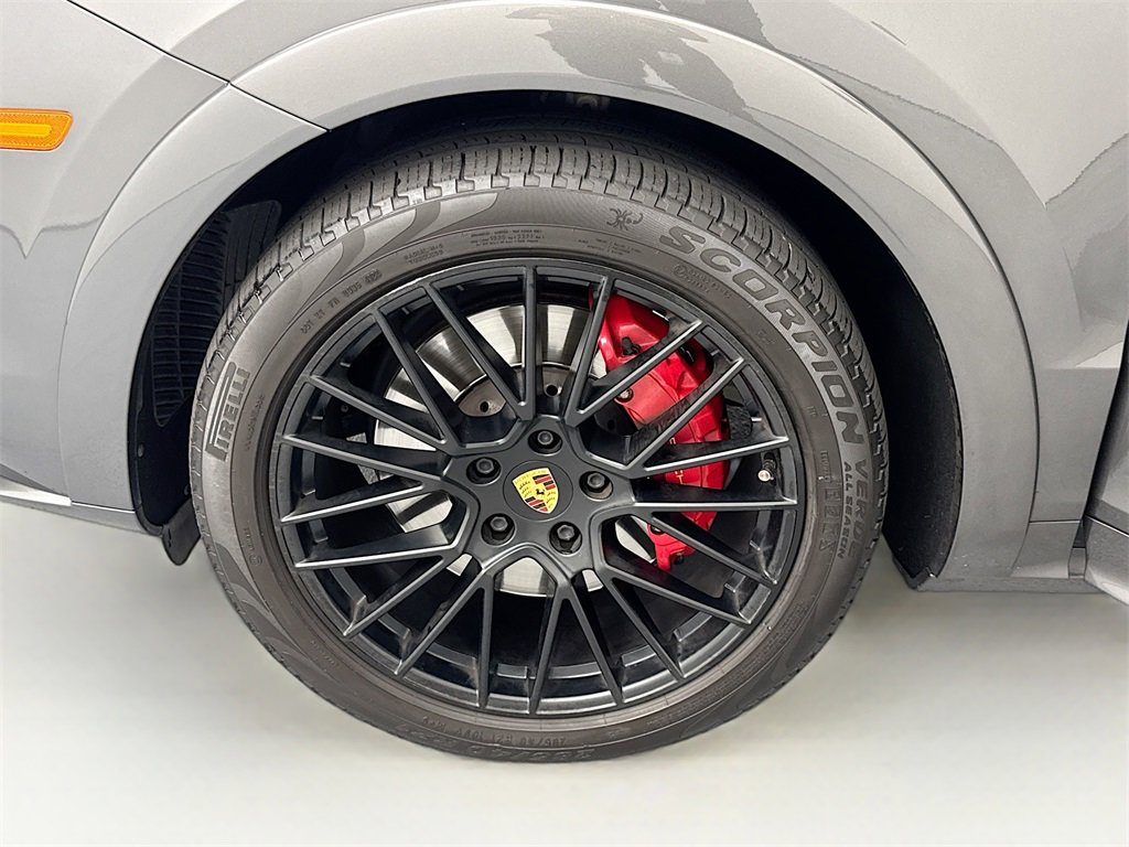 Used 2021 Porsche Cayenne GTS image 30