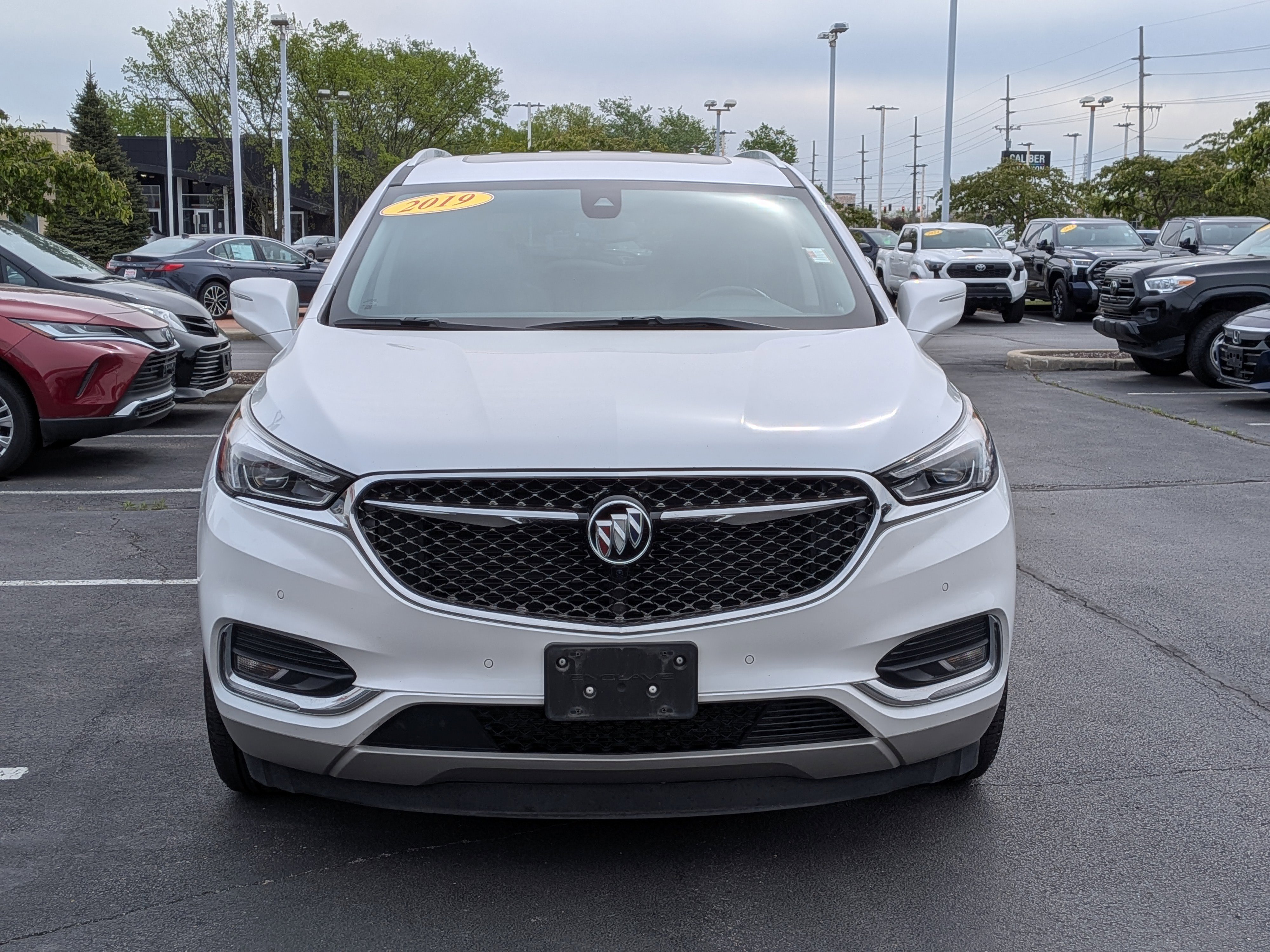 Used 2019 Buick Enclave Avenir w/ Avenir Technology Package AWD/4WD image 2