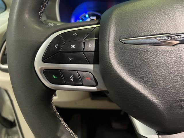 Used 2024 Chrysler Pacifica Select image 41