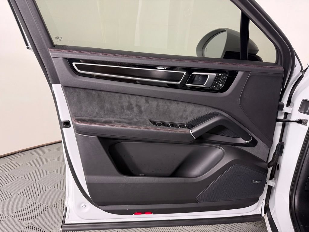 Certified 2023 Porsche Cayenne GTS AWD/4WD image 19