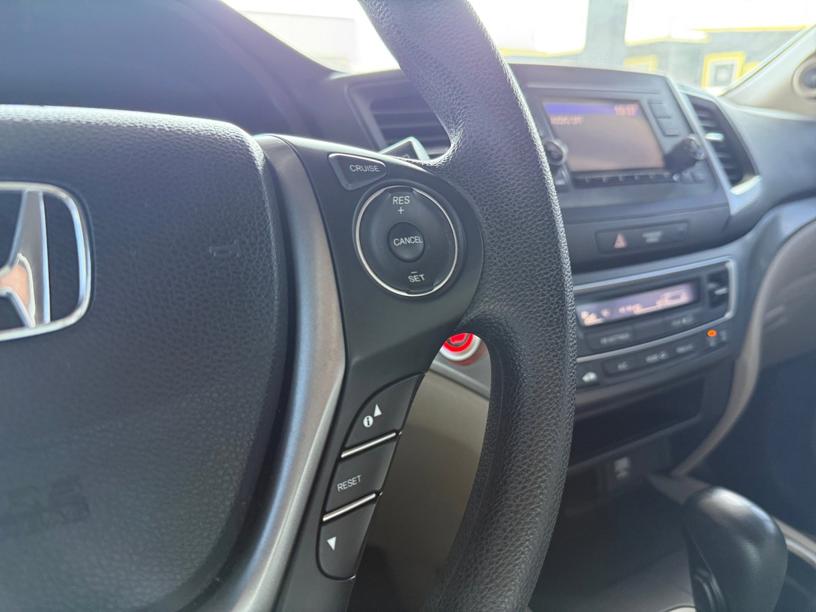 Used 2017 Honda Pilot LX image 17