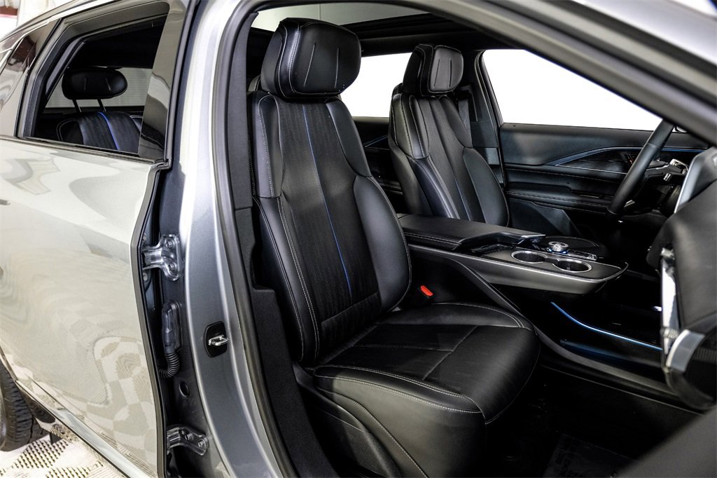 Used 2024 Cadillac Lyriq Luxury w/ LPO, Floor Liner Package image 34