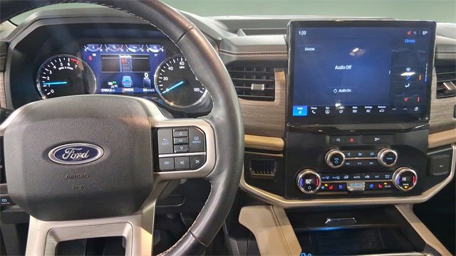 Used 2024 Ford Expedition Limited image 12