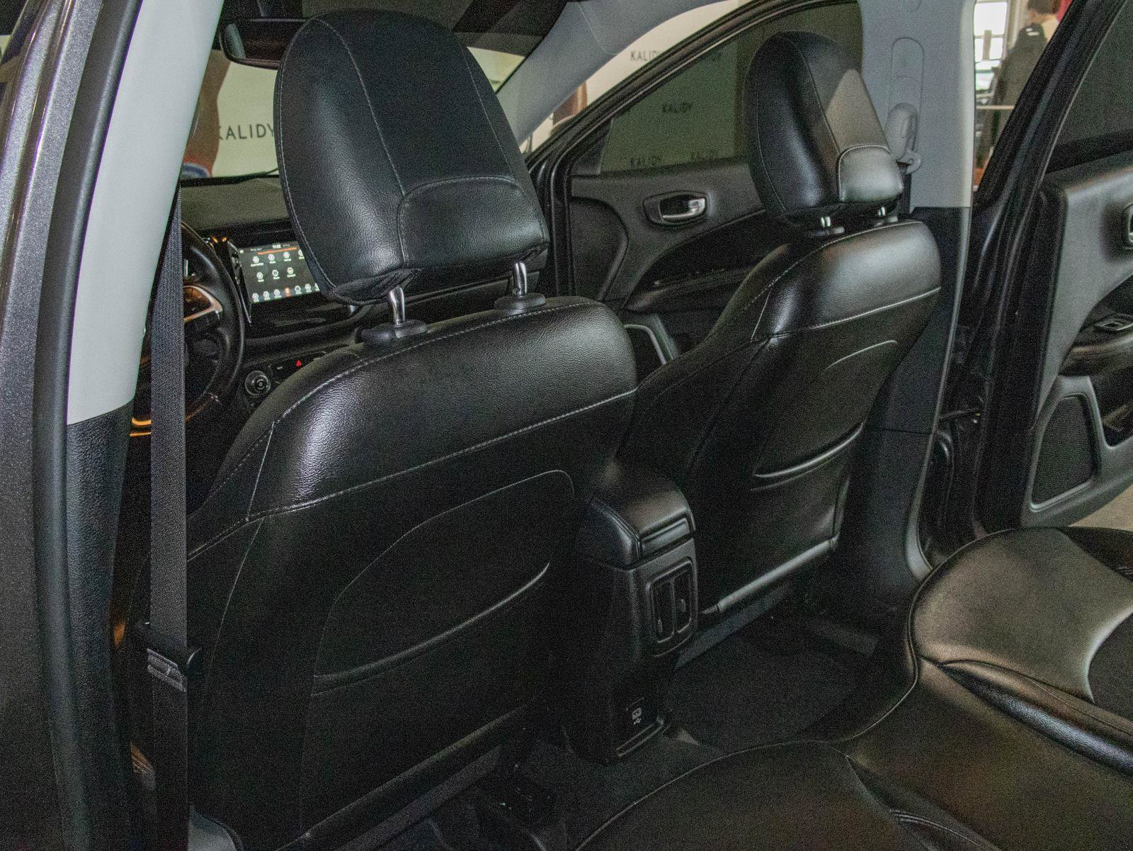 Used 2020 Jeep Compass Latitude image 9