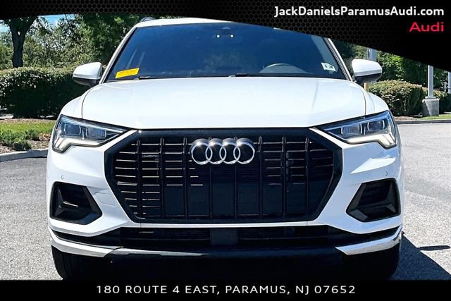 Used 2023 Audi Q3 2.0T Premium w/ Convenience Package AWD/4WD image 3