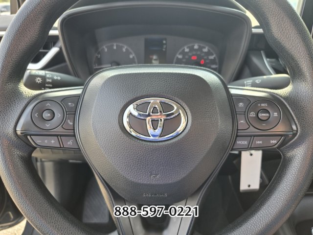 Used 2025 Toyota Corolla LE FWD image 24