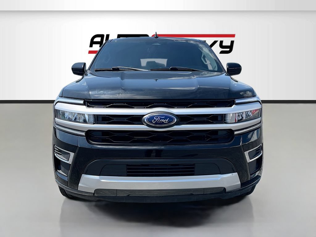 Used 2024 Ford Expedition Max XLT AWD/4WD image 2