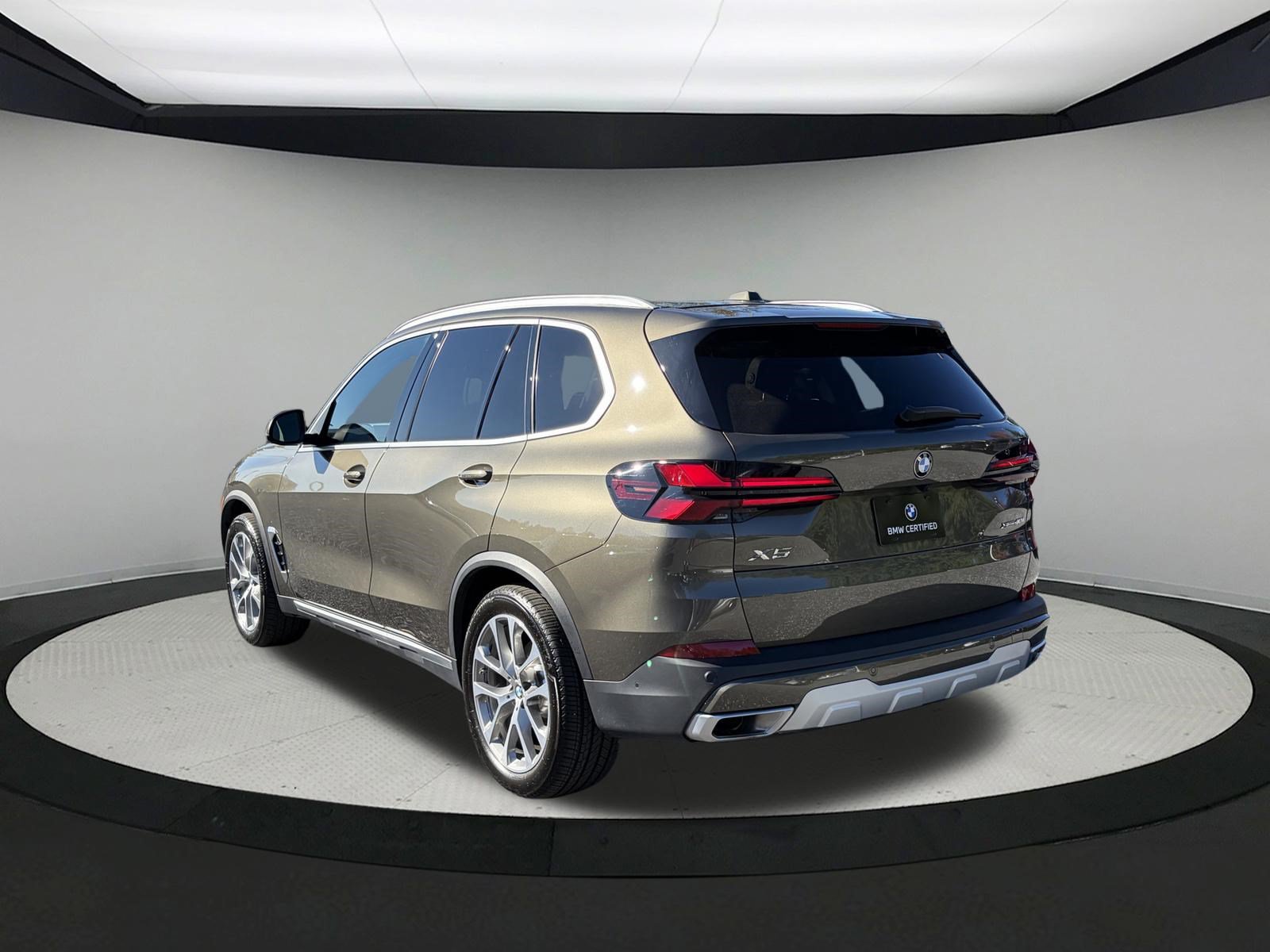 Certified 2026 BMW X5 xDrive40i w/ Climate Comfort Package AWD/4WD image 5