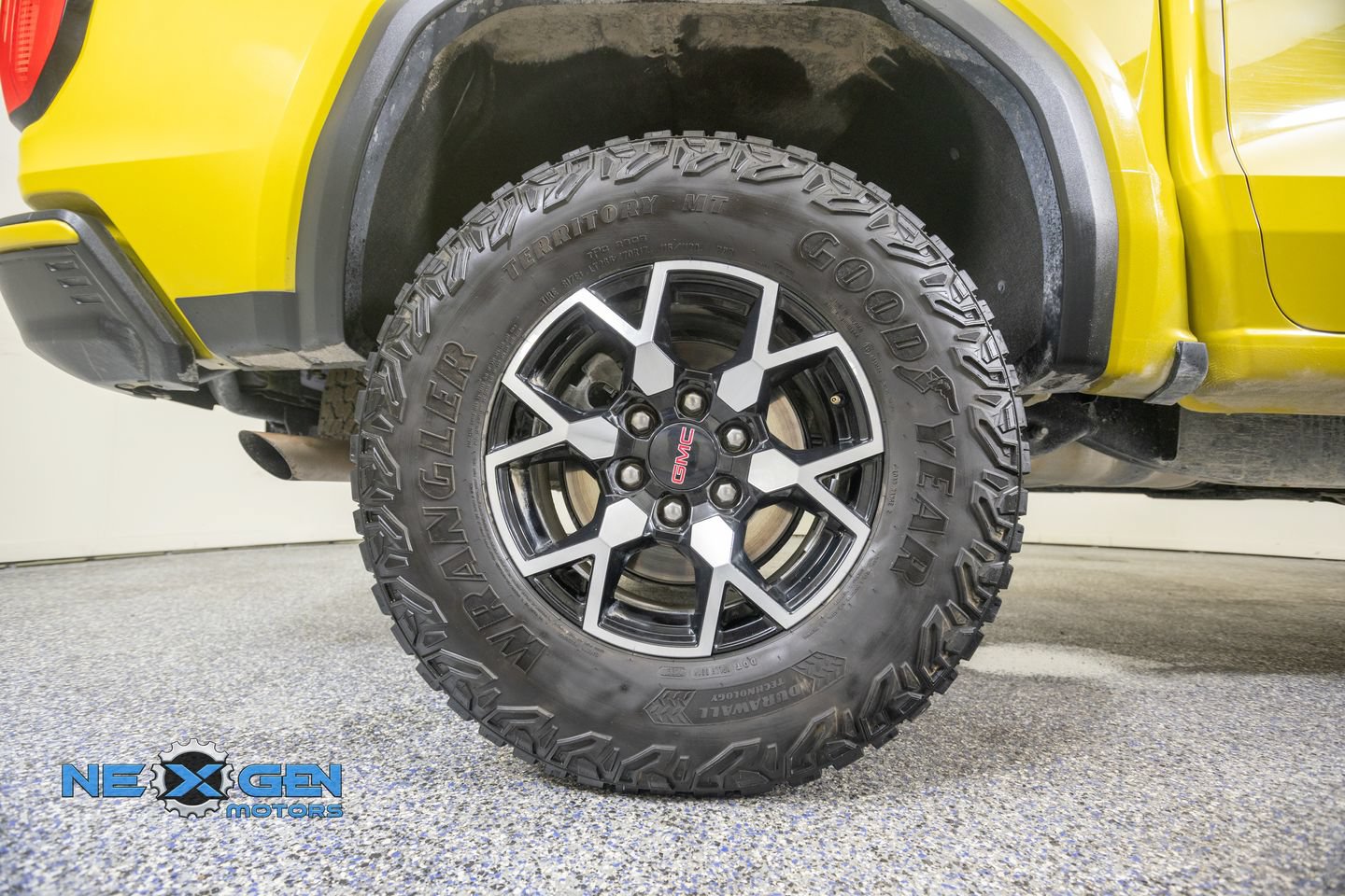 Used 2023 GMC Canyon AT4X AWD/4WD image 45