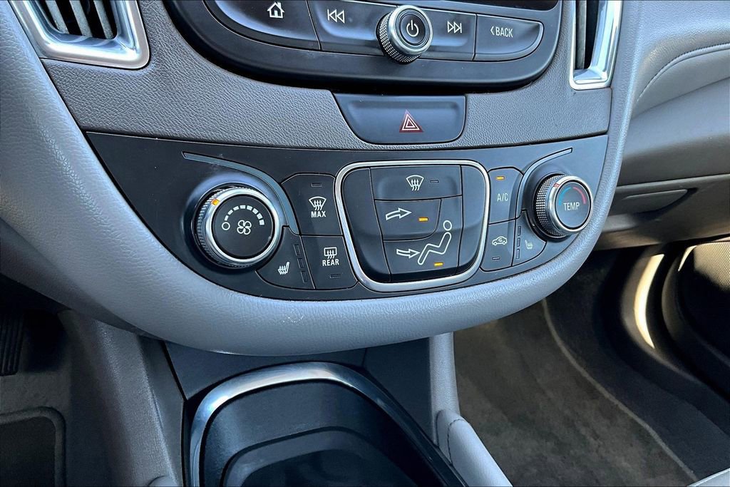 Used 2018 Chevrolet Malibu LT w/ Leather Package image 30
