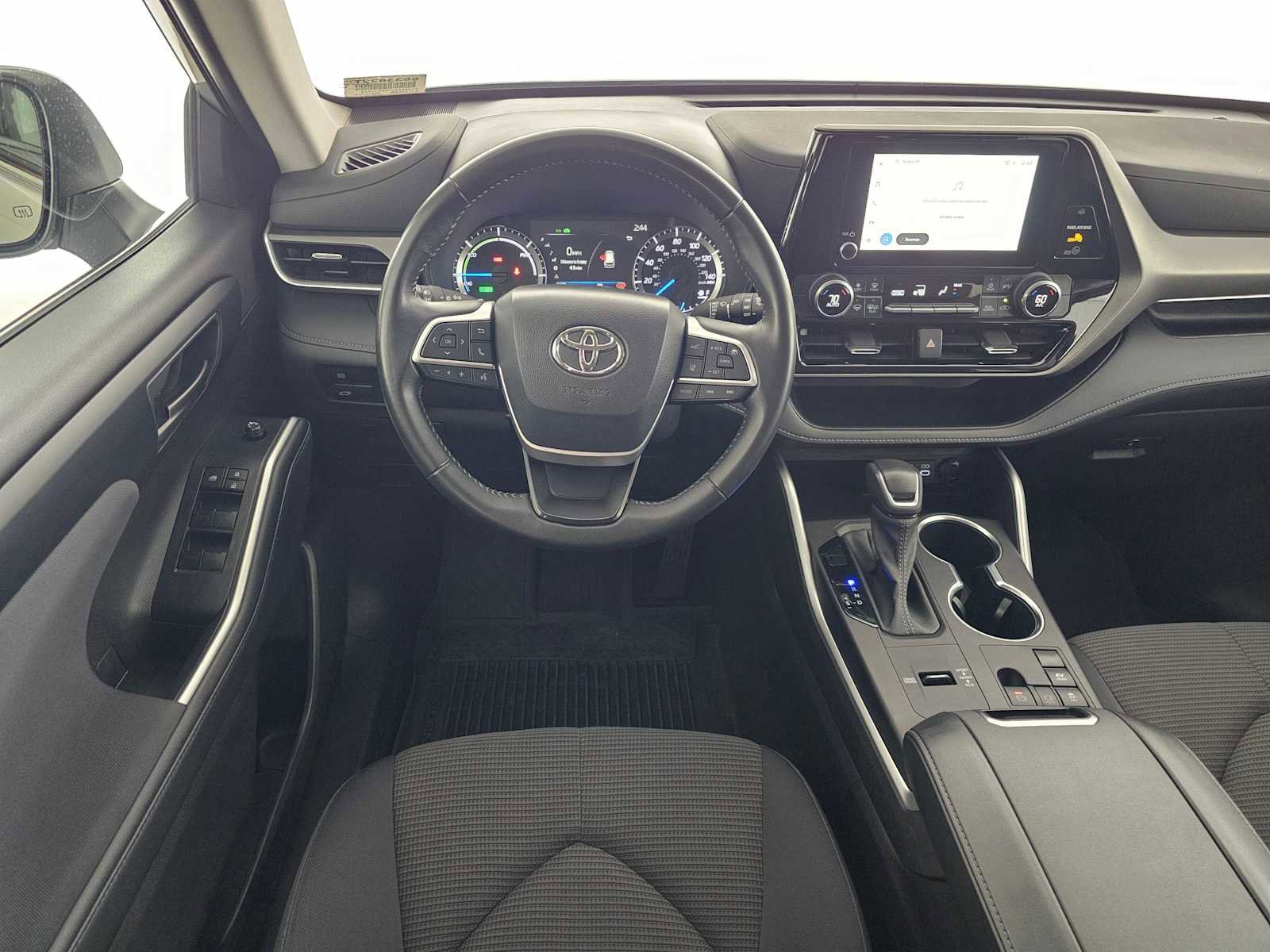 Used 2024 Toyota Highlander LE image 20
