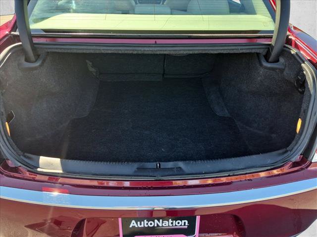 Used 2015 Chrysler 300 Limited RWD image 6